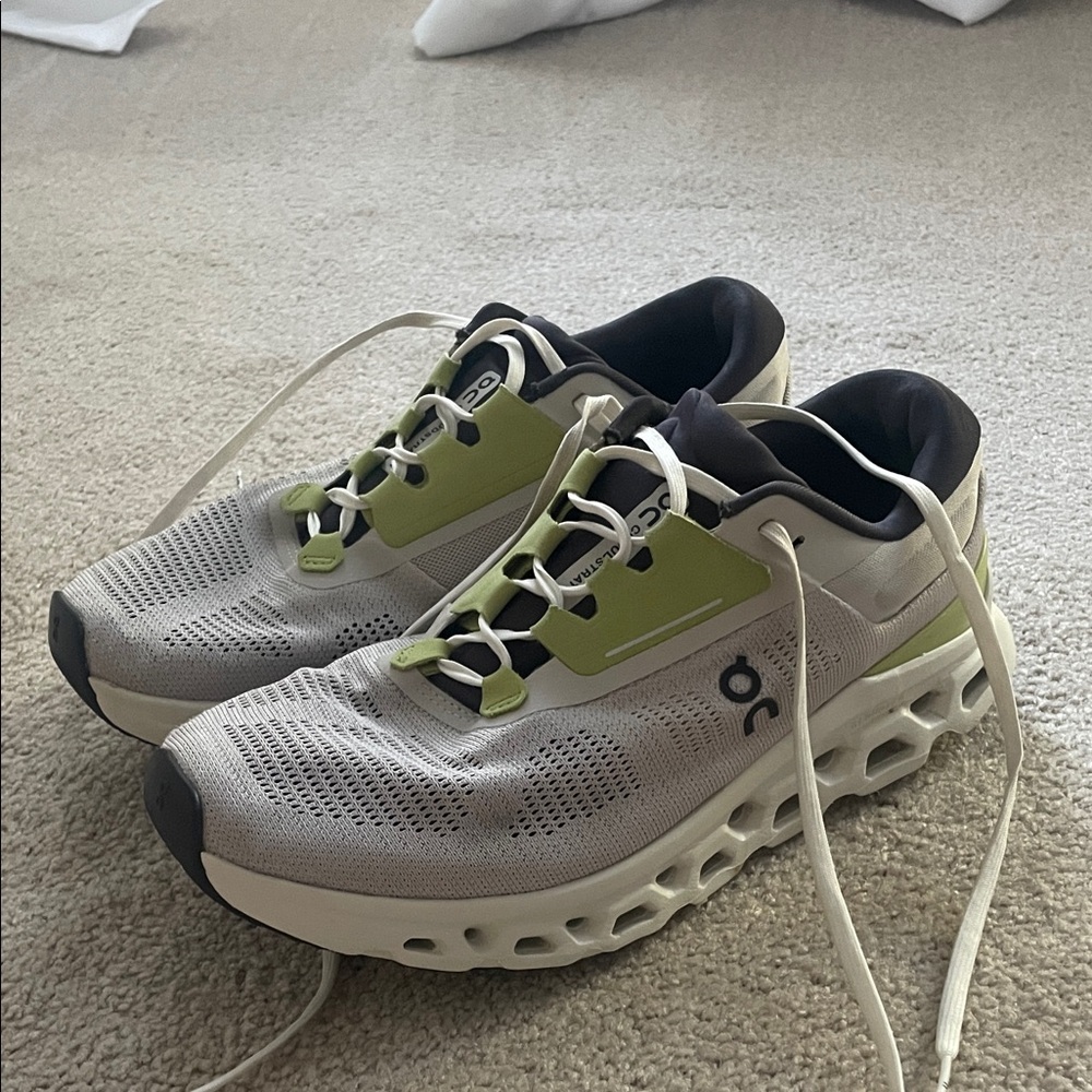 On Running Cloud Stratus Women’s Gray and Green running Shoes